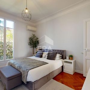 Property in Carre d'Or