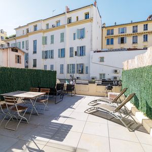 Property in Carre d'Or