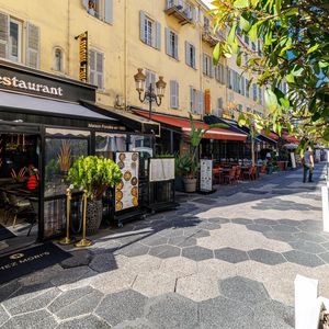 Property in Carre d'Or
