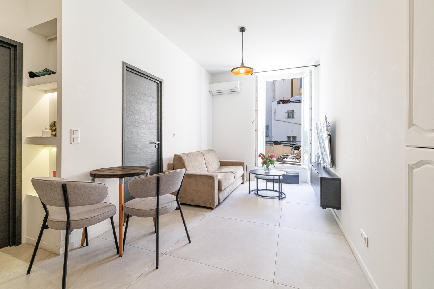 Property photo in Carre d'Or