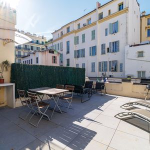 Property in Carre d'Or