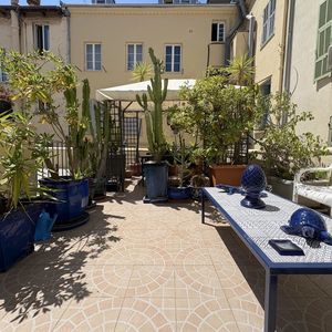 Property in Carre d'Or