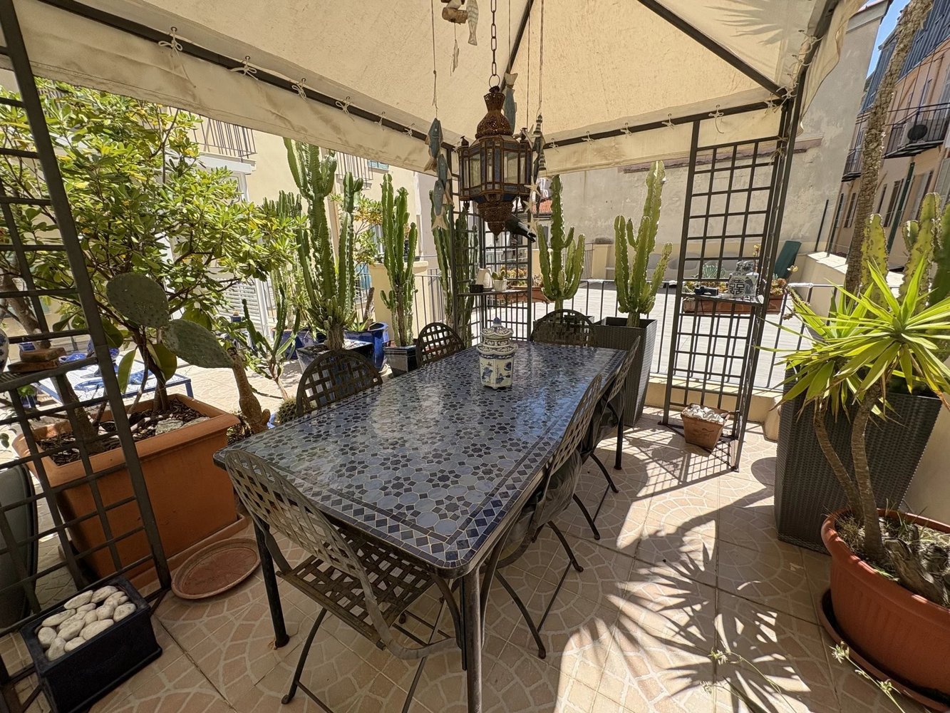 Property photo in Carre d'Or
