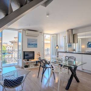 Property in Carre d'Or
