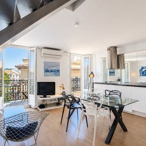 Property in Carre d'Or