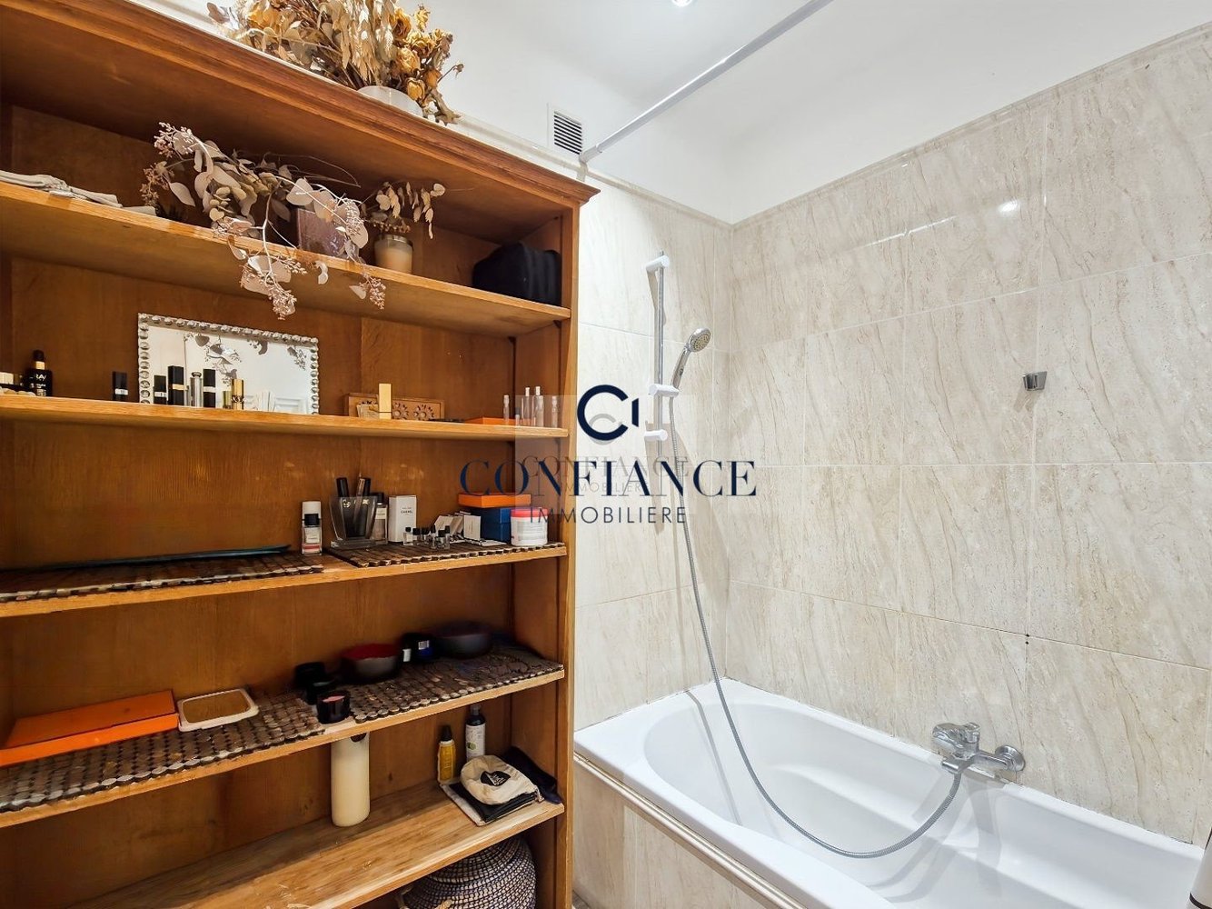 Property photo in Musicians Quarter