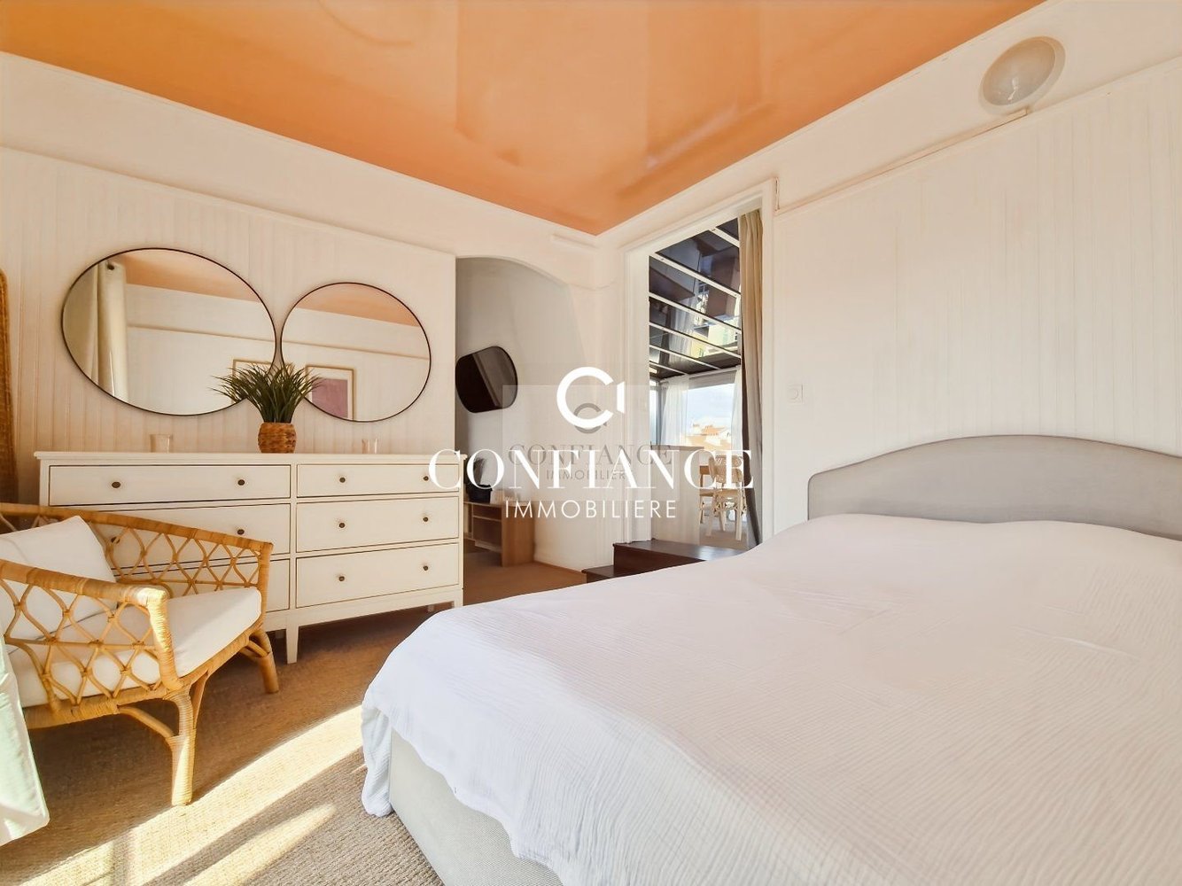 Property photo in Port