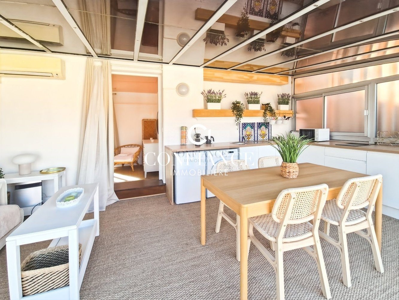 Property photo in Port