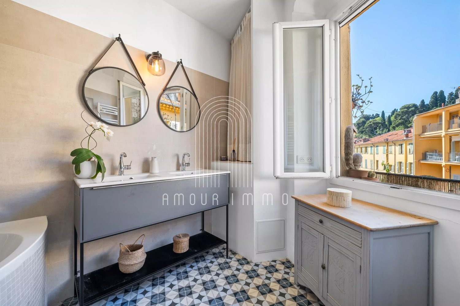 Property photo in Port