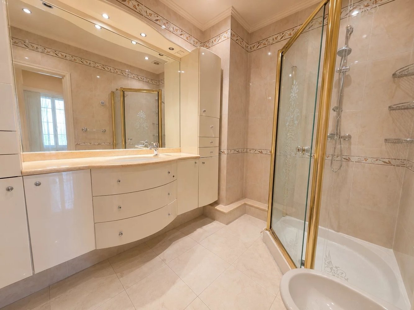 Property photo in Carre d'Argent