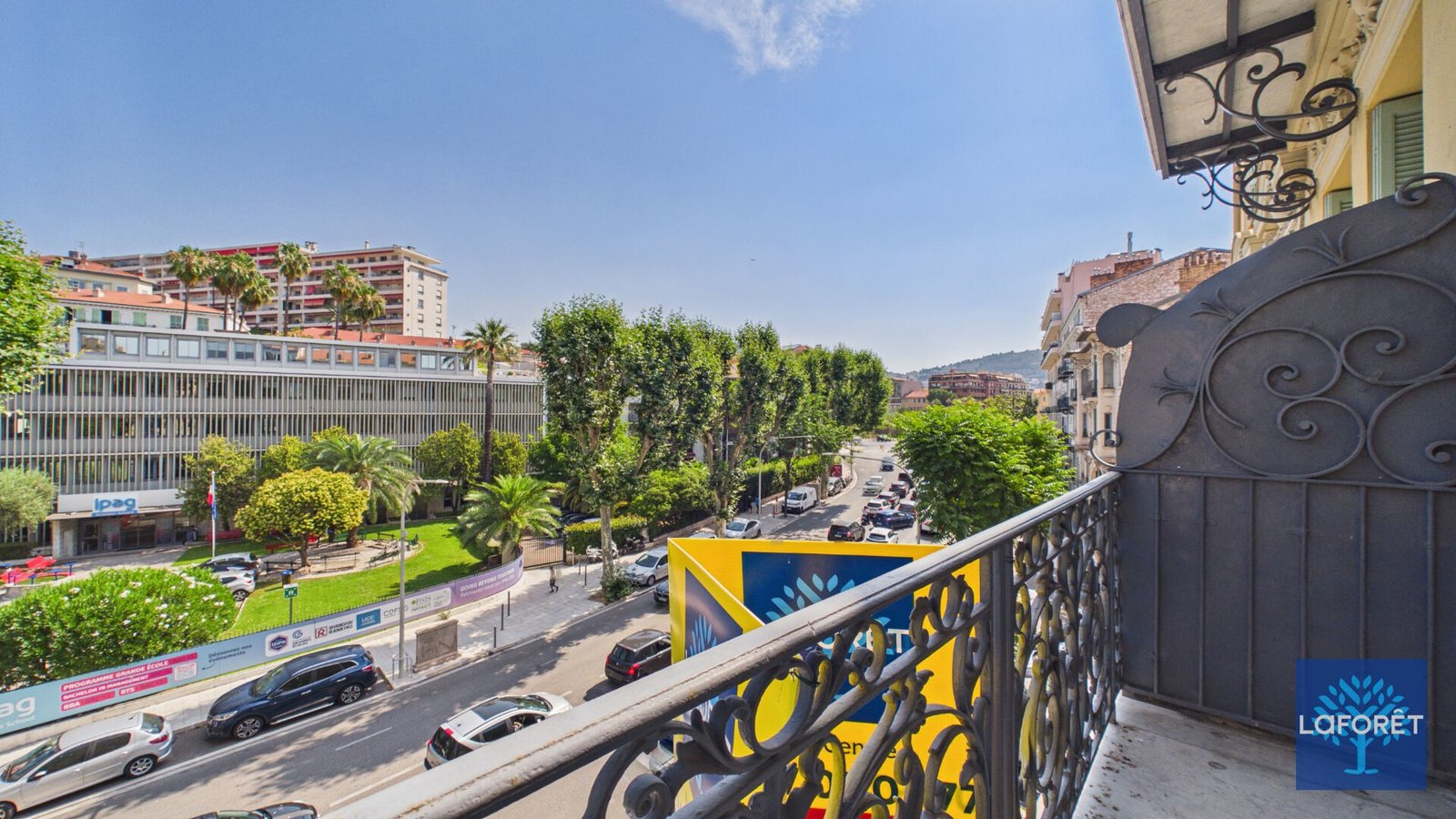 Property photo in Carre d'Argent