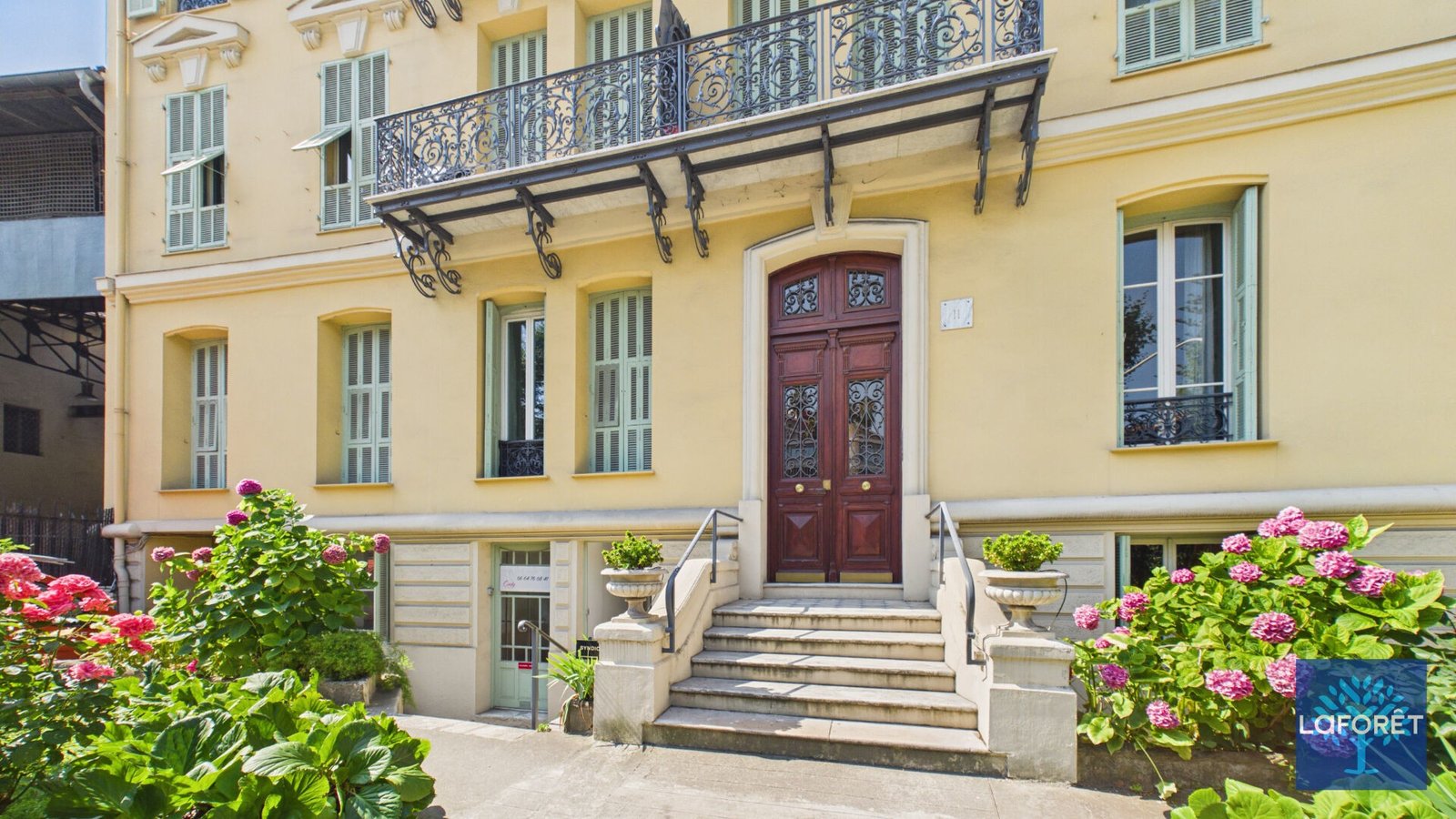 Property photo in Carre d'Argent