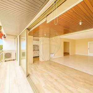 Property in Carre d'Or