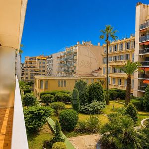 Property in Carre d'Or