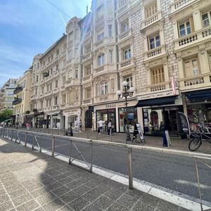 Property in Carre d'Or