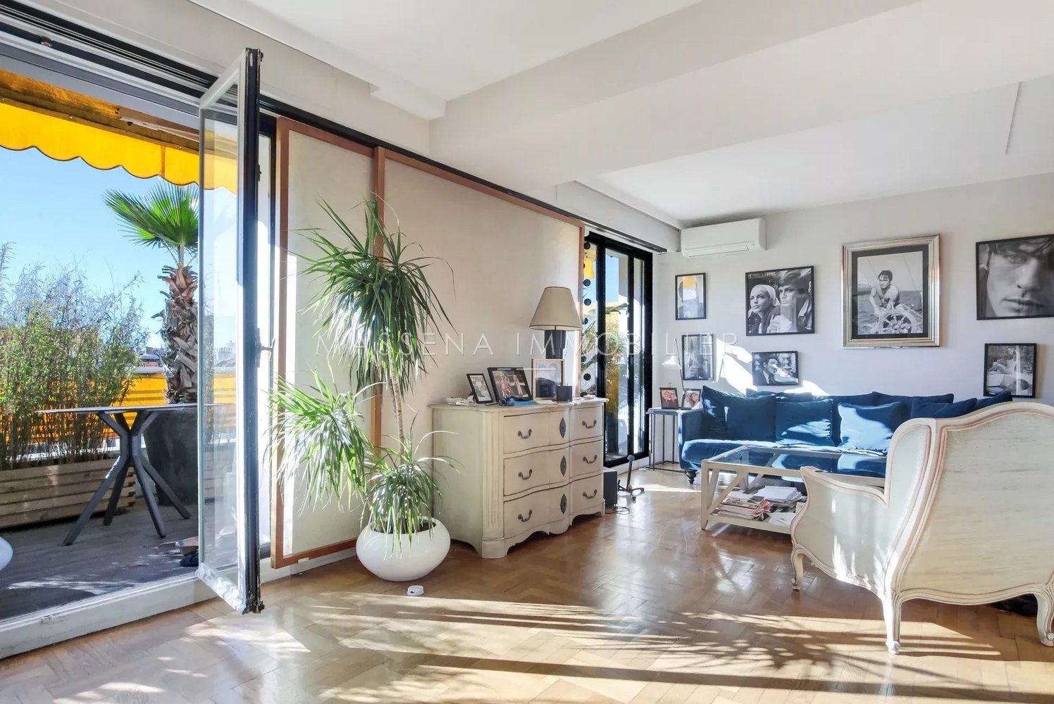 Property photo in Carre d'Or