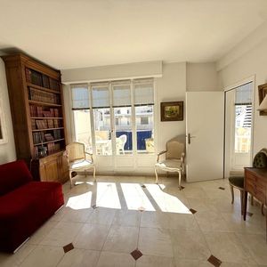 Property in Carre d'Or