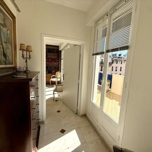 Property in Carre d'Or