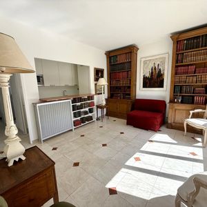 Property in Carre d'Or