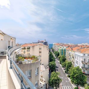 Property in Carre d'Or