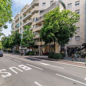 Property in Carre d'Or