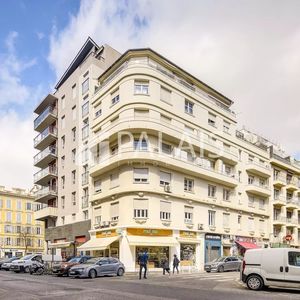 Property in Carre d'Or