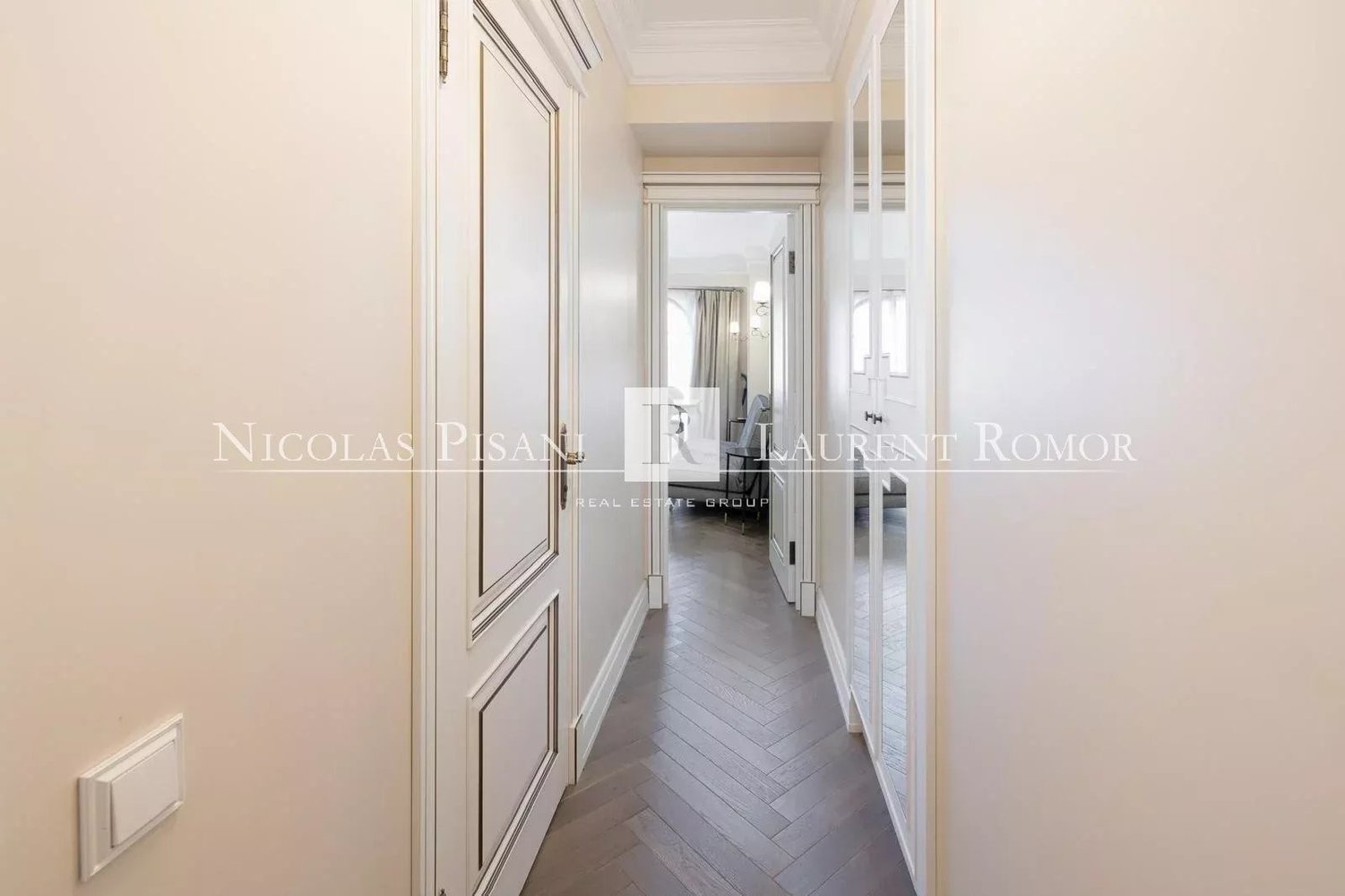 Property photo in Carre d'Or
