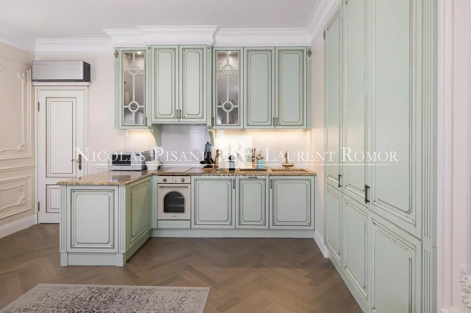 Property photo in Carre d'Or