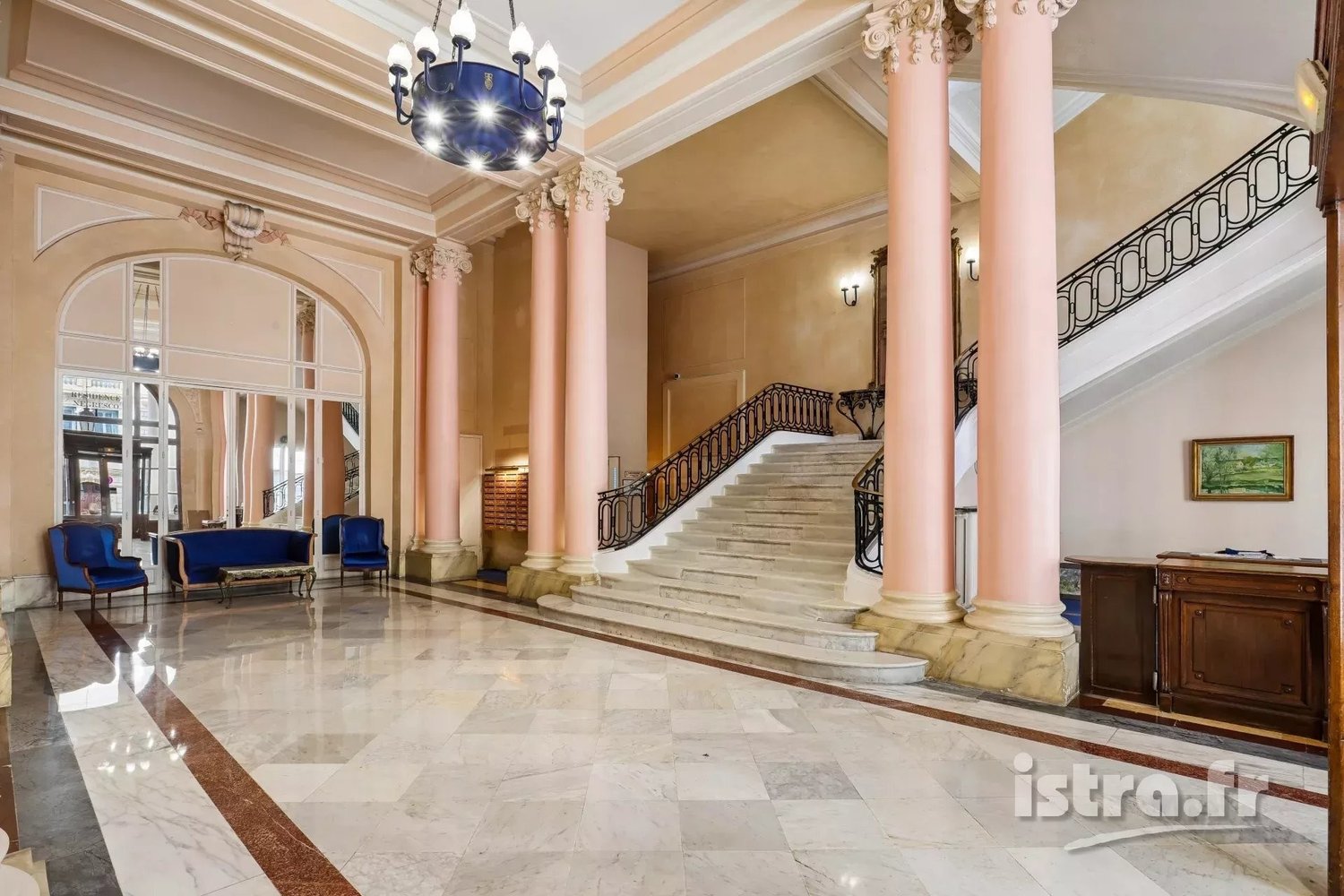 Property photo in Carre d'Or