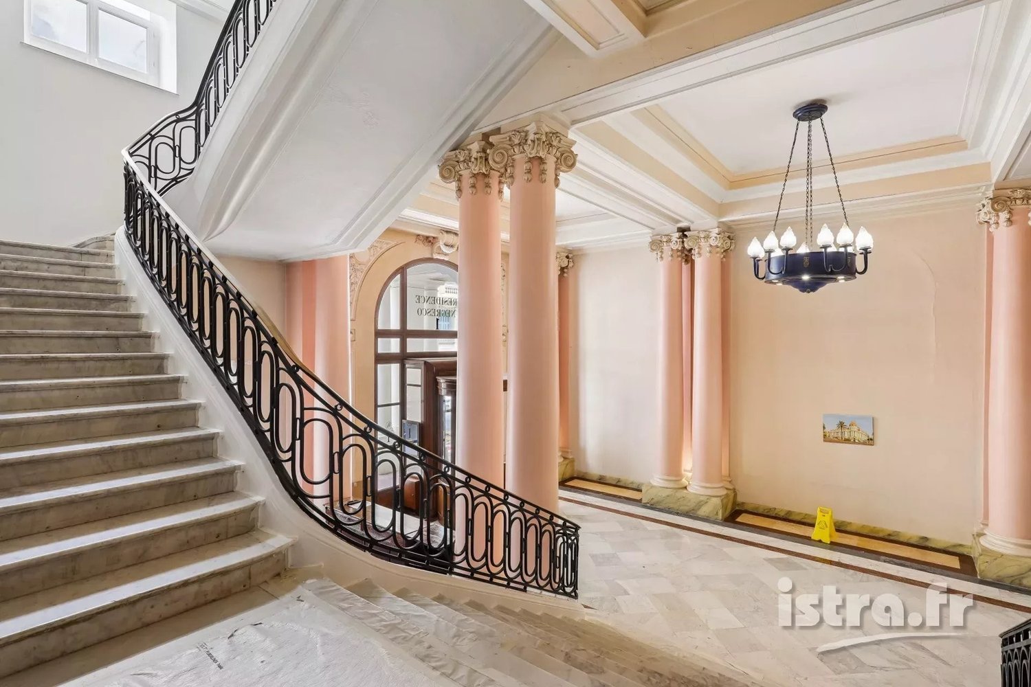 Property photo in Carre d'Or