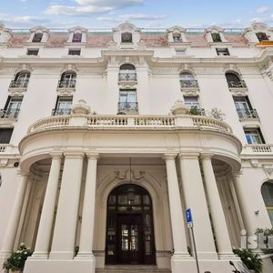 Property in Carre d'Or