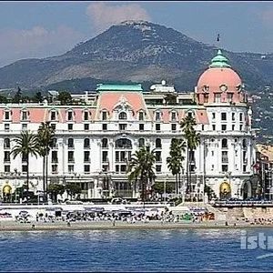 Property in Carre d'Or