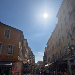 Property in Carre d'Or