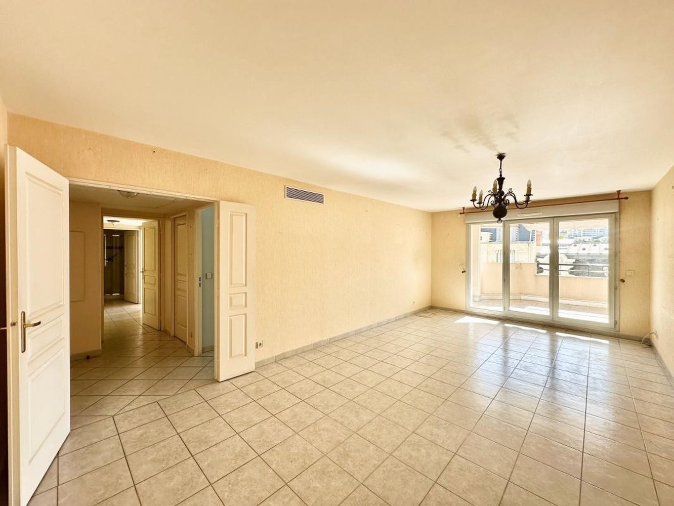 Property photo in Carre d'Or