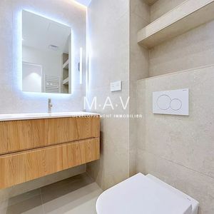 Property in Carre d'Or