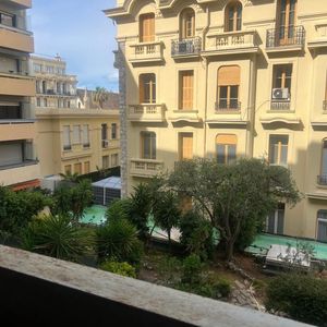 Property in Carre d'Or