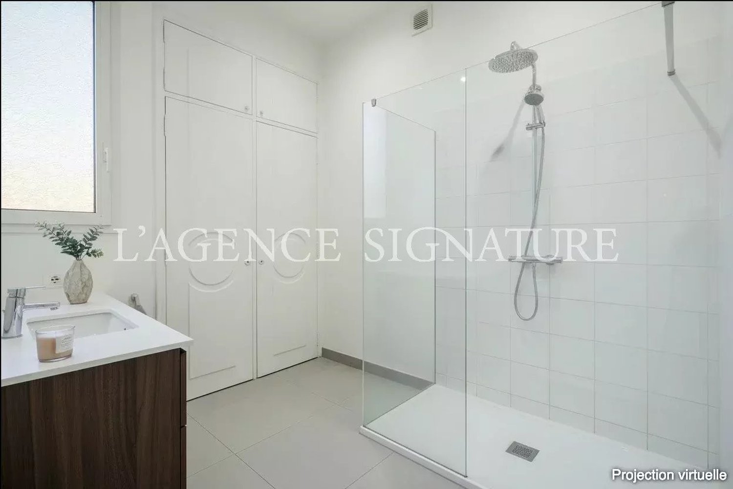 Property photo in Carre d'Or