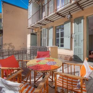Property in Carre d'Or