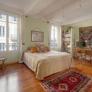 Property in Carre d'Or