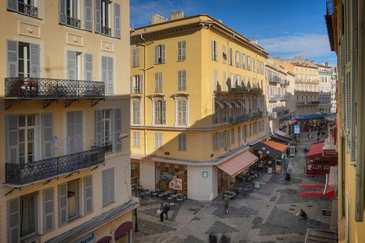 Property photo in Carre d'Or