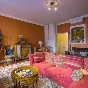 Property in Carre d'Or