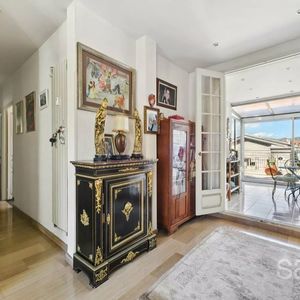 Property in Carre d'Or