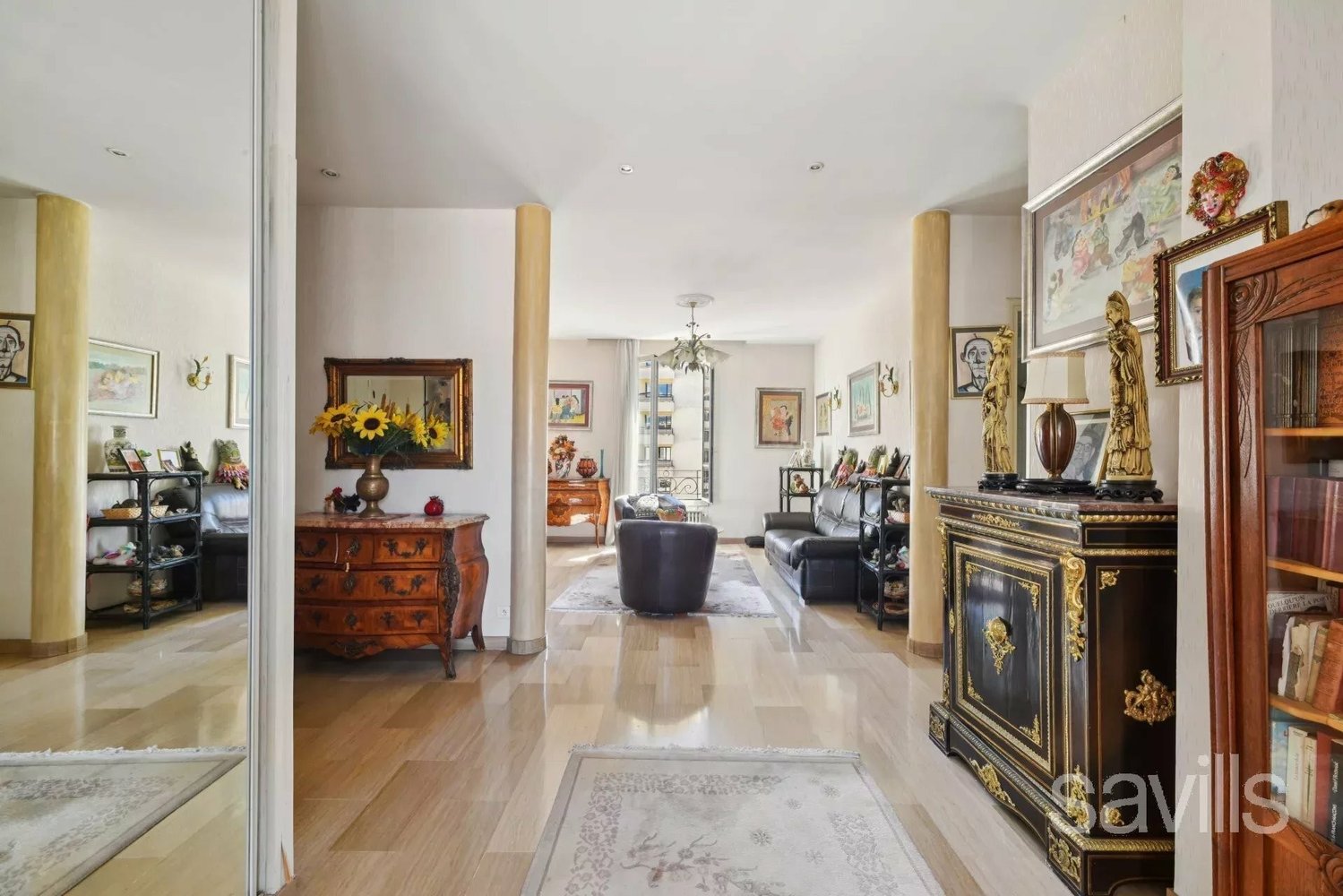 Property photo in Carre d'Or