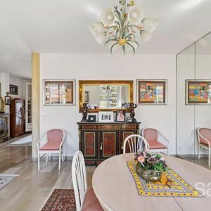 Property in Carre d'Or