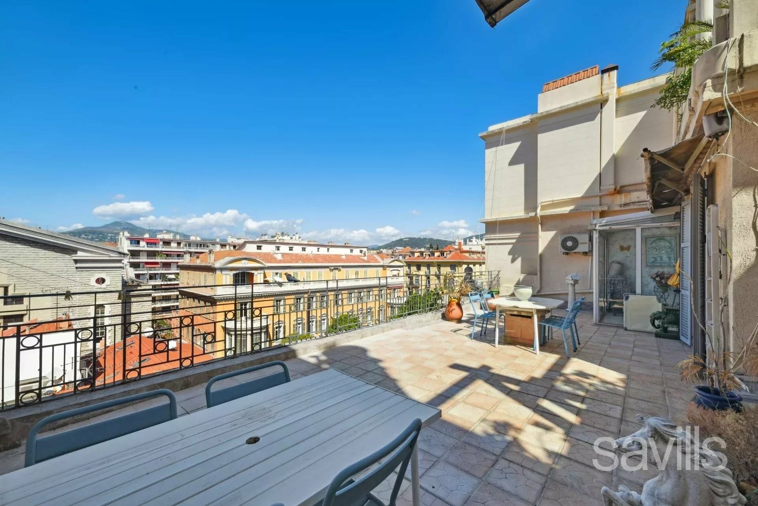 Property photo in Carre d'Or