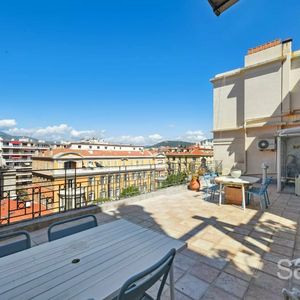 Property in Carre d'Or