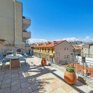 Property in Carre d'Or