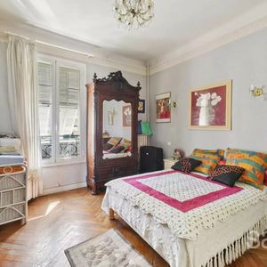Property in Carre d'Or