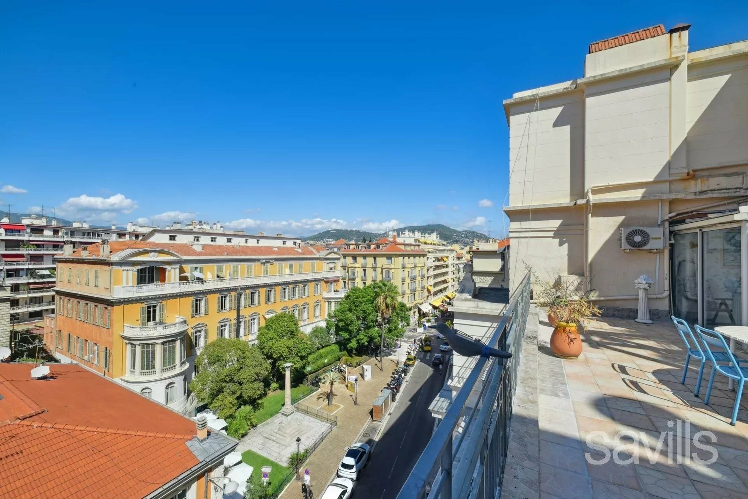 Property photo in Carre d'Or