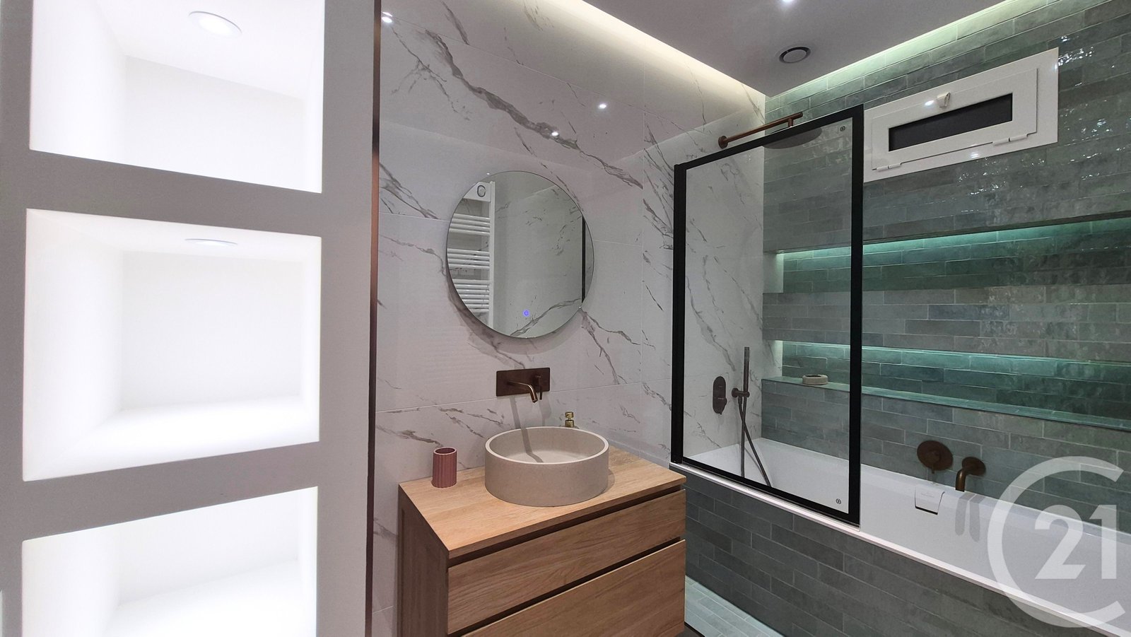 Property photo in Carre d'Or